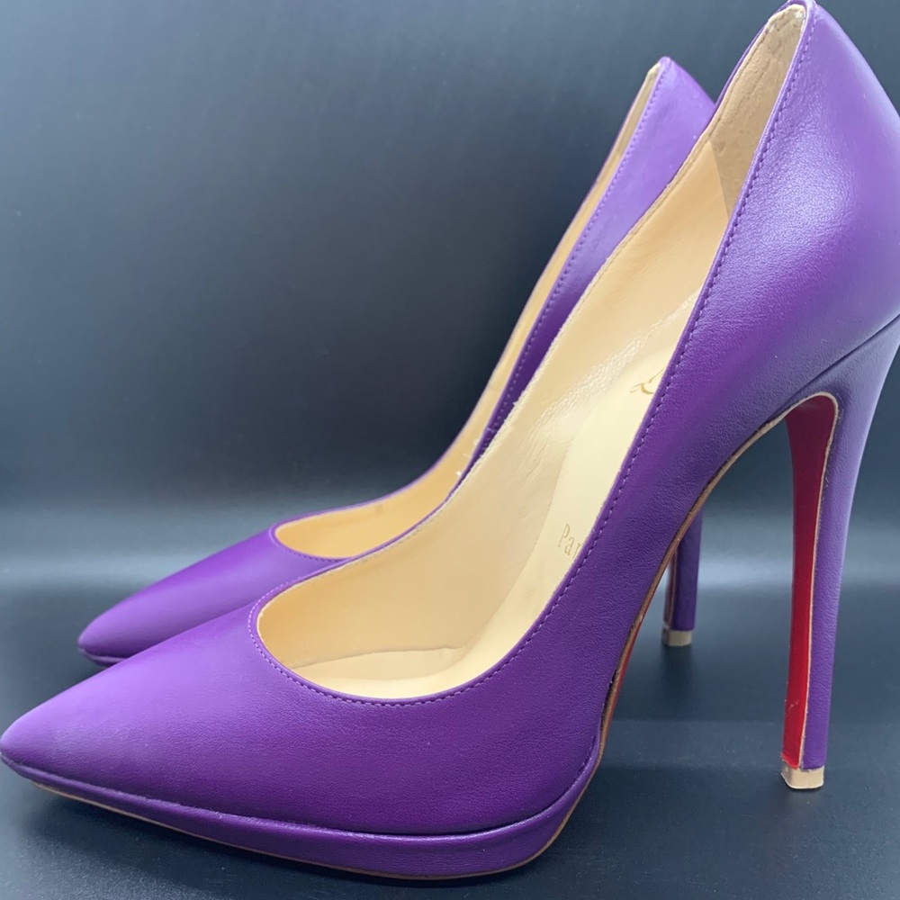 NIB Christian Louboutin Pigalle violet pump